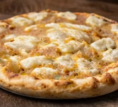 Mozzarella Deluxe pizza